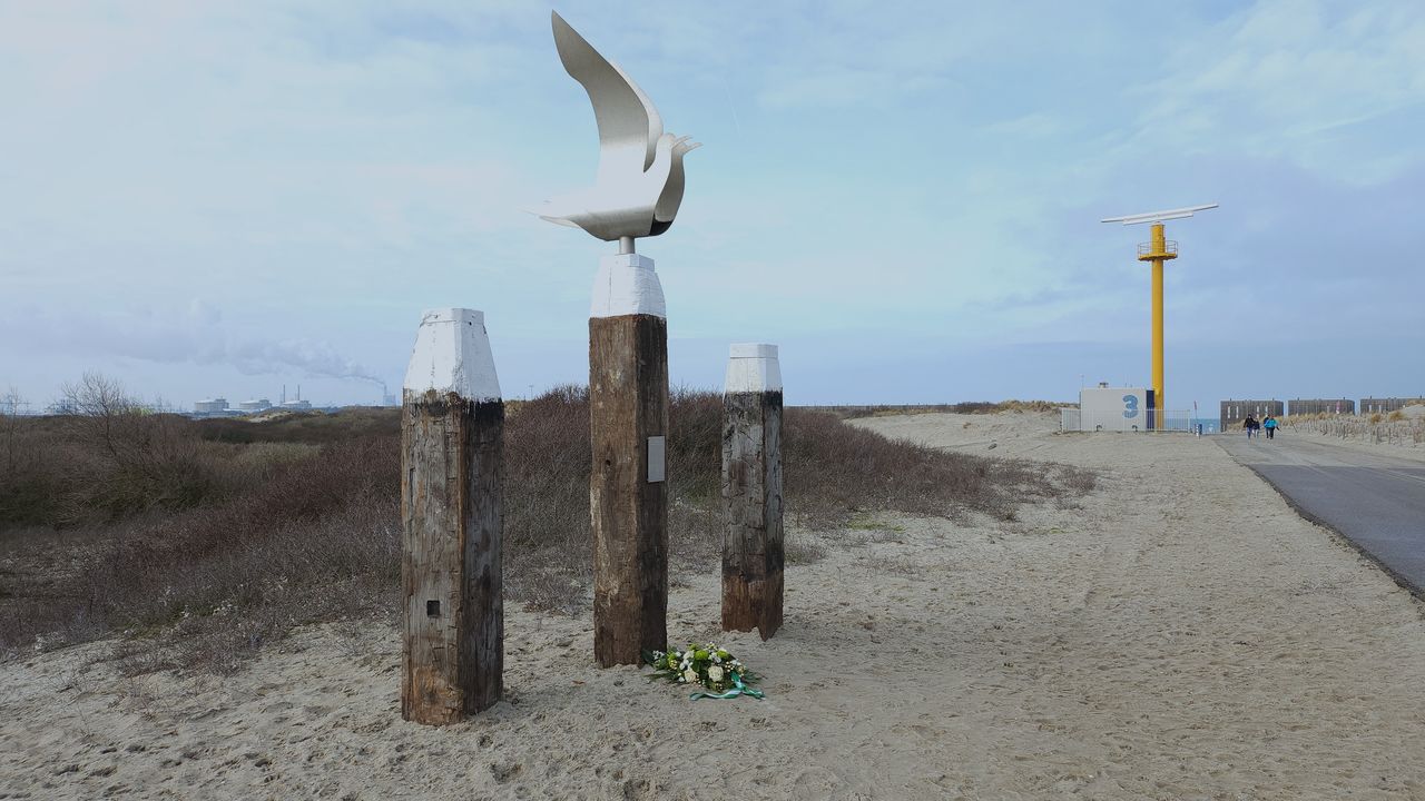 Herdenkingsmonument voor ongekroonde koning Hoekse strand