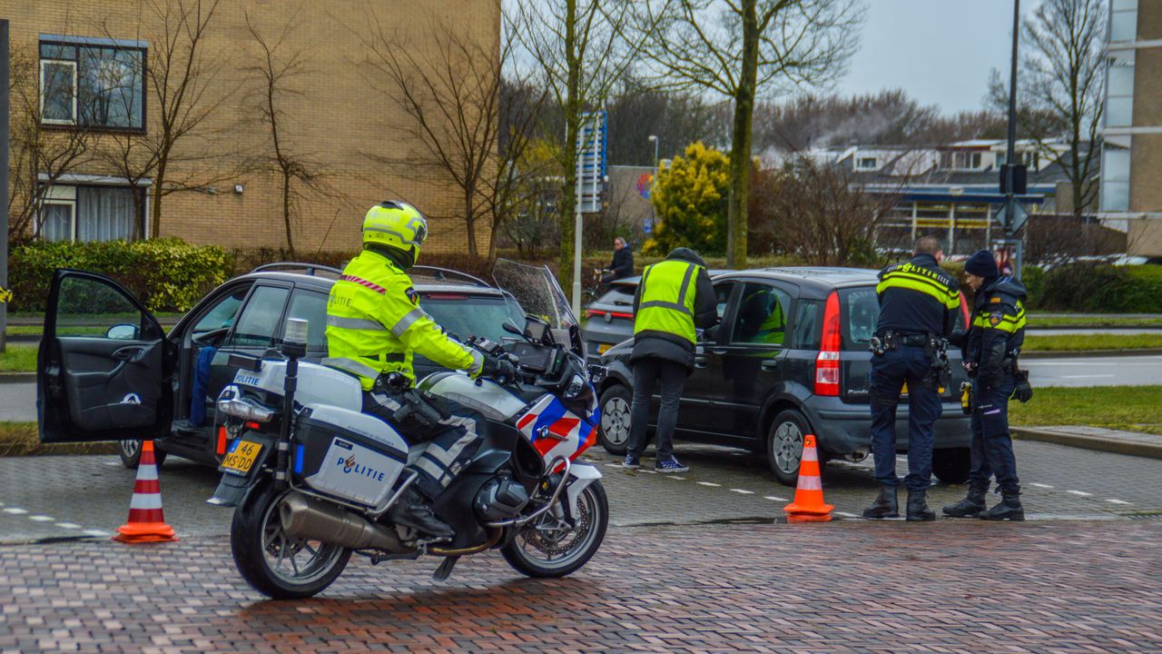 Auto's in beslag genomen en 23.000 euro geïnd bij controle in Maassluis