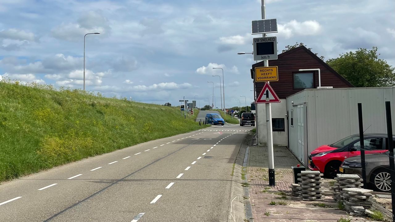 Problemen met verkeer langs Maasdijk: 'Het is vrezen voor je leven'