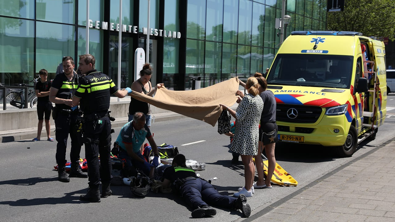 WOS.nl - Scooterrijdster Ernstig Gewond Bij Botsing Op Naaldwijkse ...