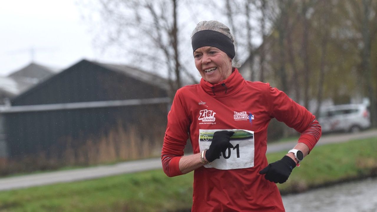 Anneke Starrenburg wint Rotterdam Marathon bij de vrouwen 65-plus
