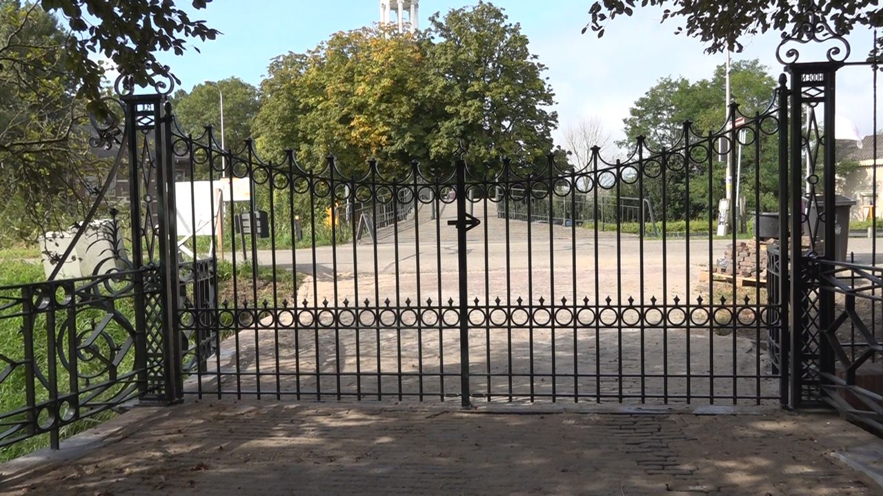 Historisch hek teruggeplaatst bij Buitenplaats Hodenpijl