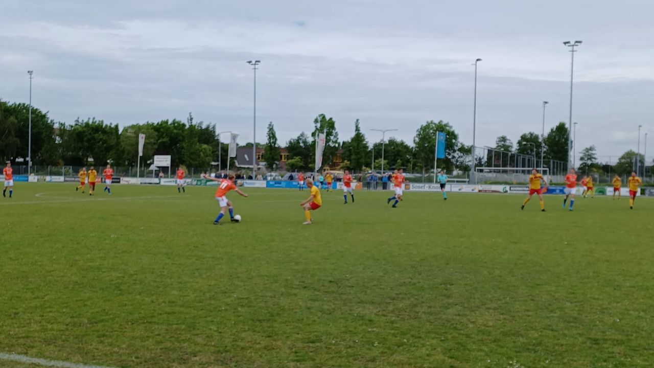 Honselersdijk-coach Van der Hoorn: 'Moeten minder doelpunten tegen krijgen'