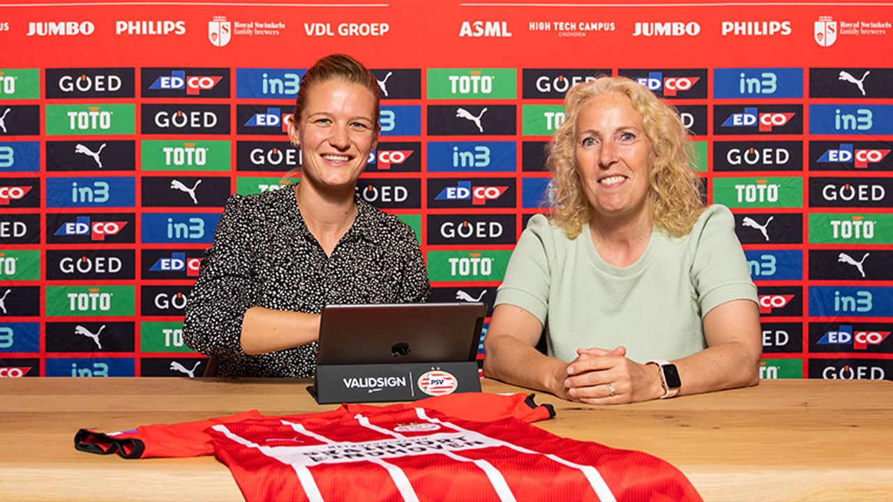 Mandy van den Berg verlengt bij PSV