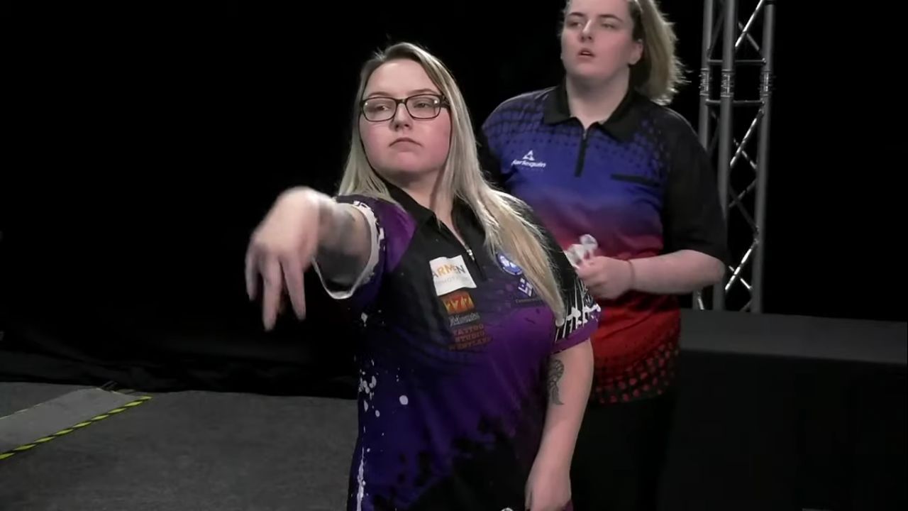 Maasdijk dartster rounds further at World Cup