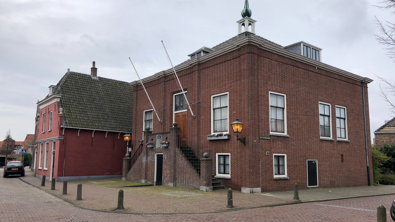 Oude gemeentehuis Maasland opnieuw in de verkoop