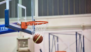 Basketbaltoernooi voor jongeren uit praktijkonderwijs